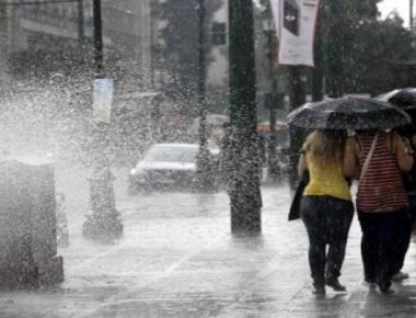 Ερχονται πλημμύρες: Καταρρακτώδεις βροχές στην Αττική - Κίνδυνος για νέα τραγωδία!